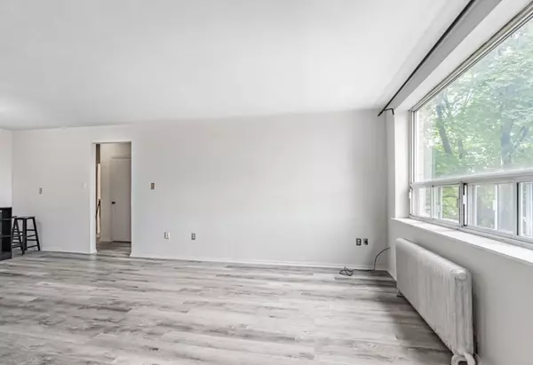 Toronto W06, ON M8V 3P9,105 Twenty Fifth ST #20