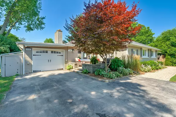 Burlington, ON L7T 1K4,258 Gardenview DR