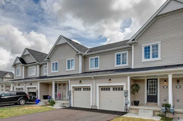 Niagara Falls, ON L2H 3S2,7722 Redbud LN