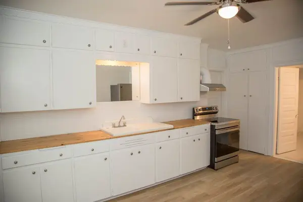 Brantford, ON N3S 3P2,522 Colborne ST #UPPER