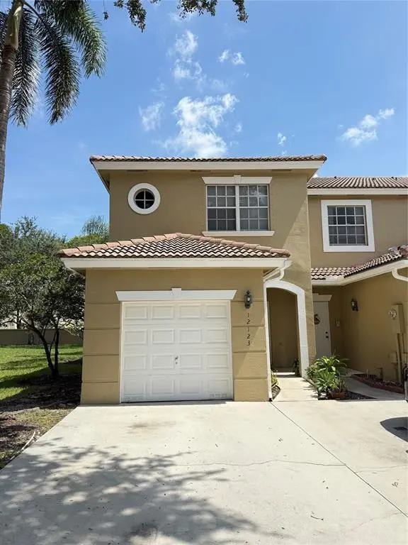 Pembroke Pines, FL 33025,12123 SW 2nd St