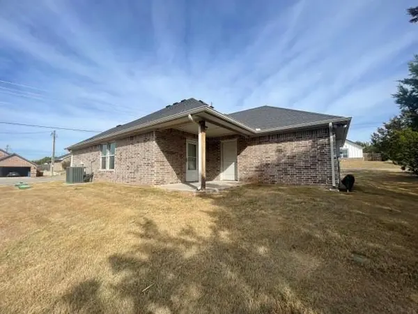 Granbury, TX 76048,2301 Creek Drive