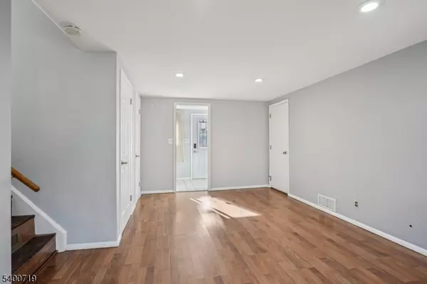 Wayne Twp., NJ 07470,27 Stanford Pl