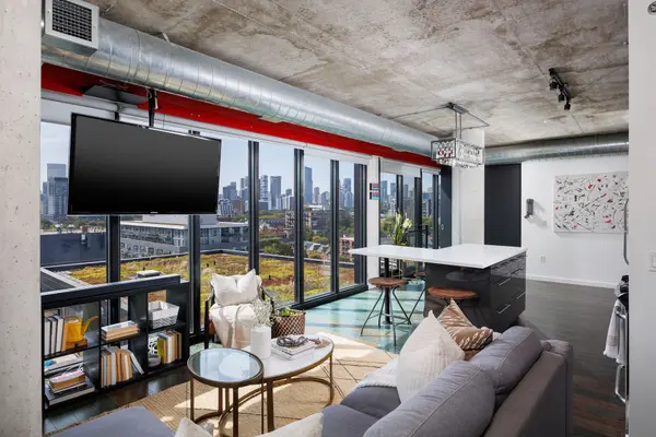 Toronto C08, ON M5A 0E9,51 Trolley CRES #1109