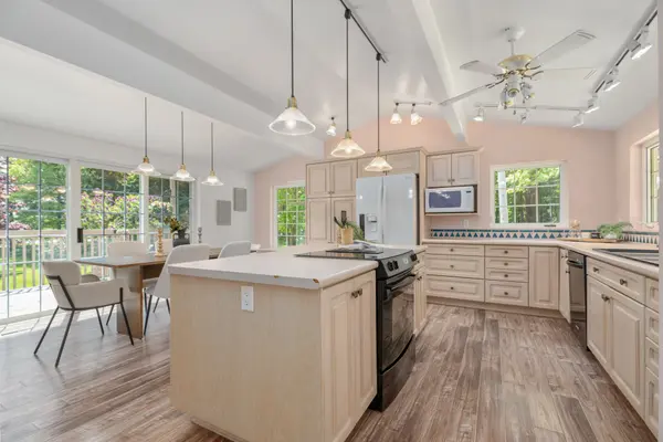 Mono, ON L9W 6E6,953026 7th Line