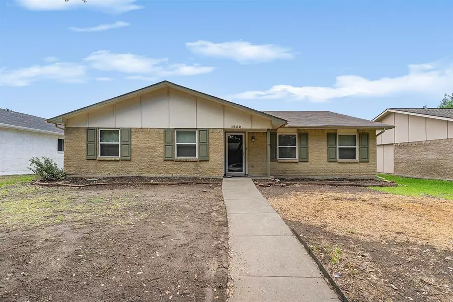 1822 Chamberlain Drive, Carrollton, TX 75007