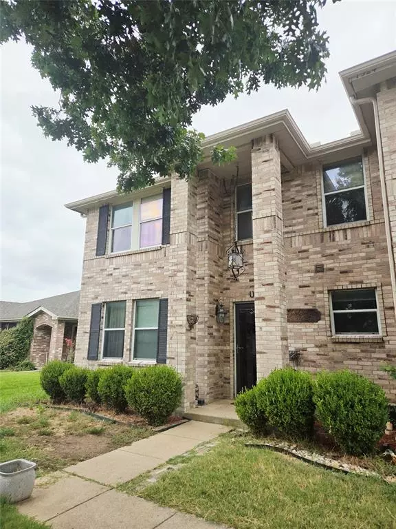 Burleson, TX 76028,1324 Cherokee Rose Lane