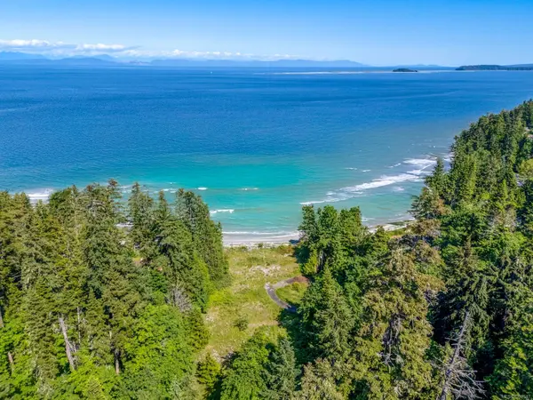 4218 Island Hwy S, Courtenay, BC V9N 9R8