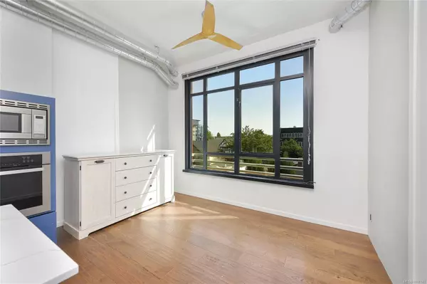 Victoria, BC V8V 0C9,1029 View St #434