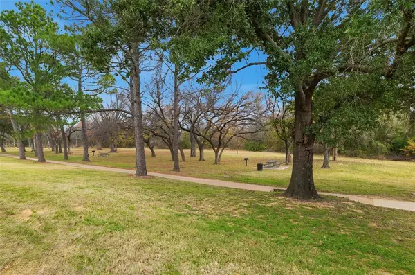 Euless, TX 76039,112 Churchill Lane