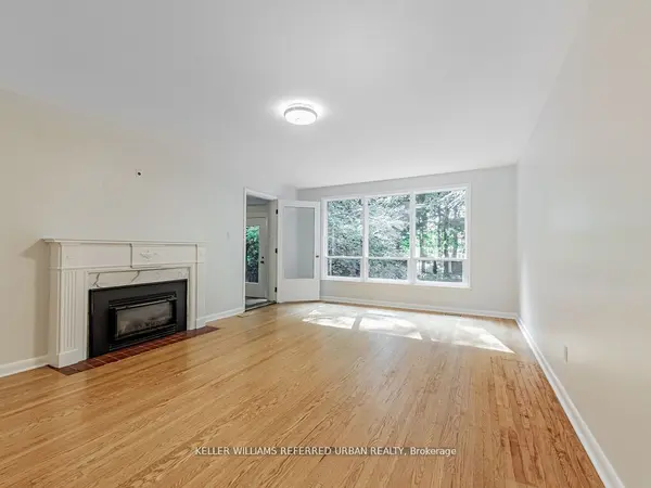 Toronto C12, ON M2P 1A8,15 York Valley CRES