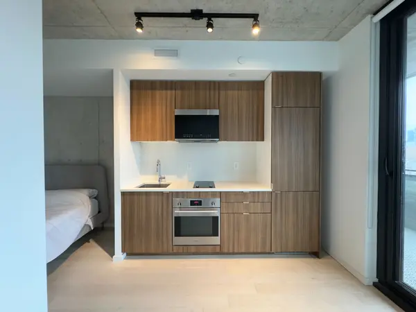 Toronto C08, ON M5A 0T4,21 Lawren Harris SQ #510