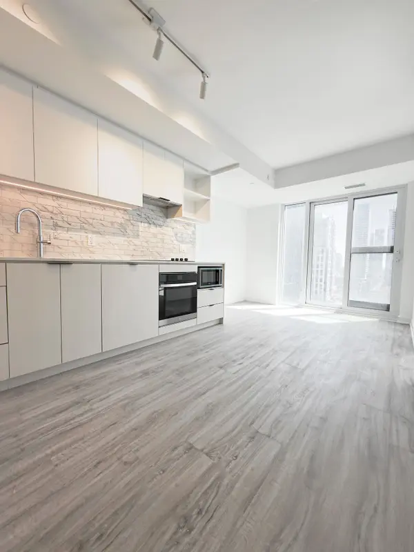 Toronto C08, ON M5B 1Z2,252 Church ST #1512