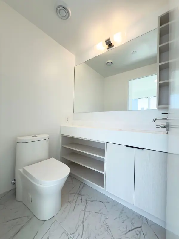 Toronto C08, ON M5B 1Z2,252 Church ST #1512