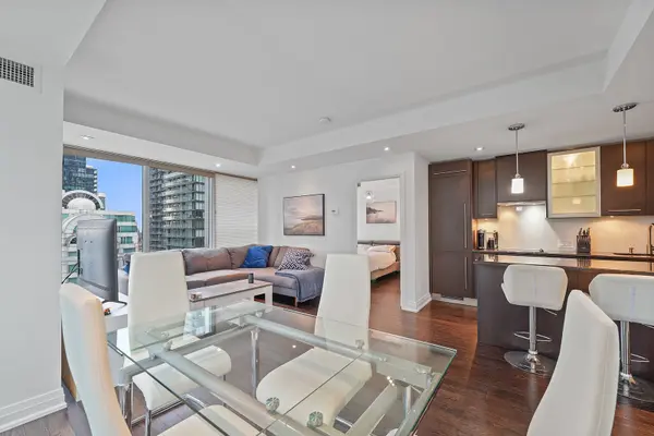 Toronto C01, ON M5V 3X4,80 John ST #2003