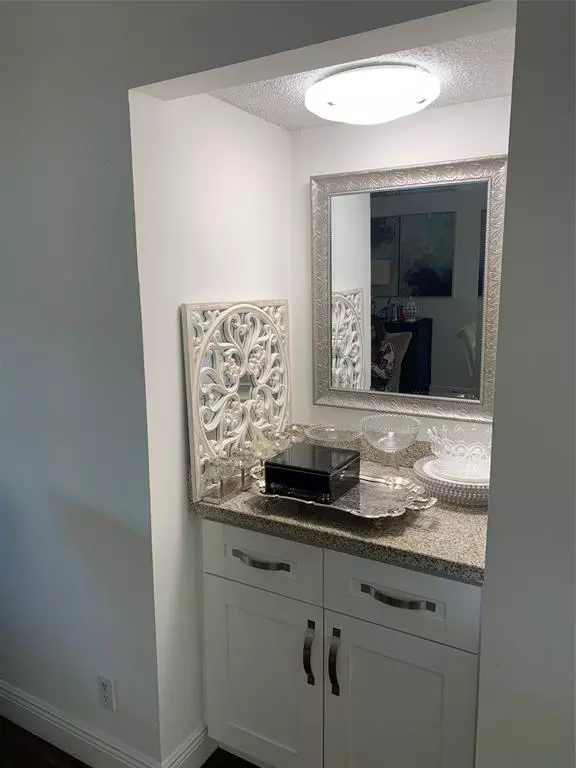 Boca Raton, FL 33428,9273 SW 8th St #206