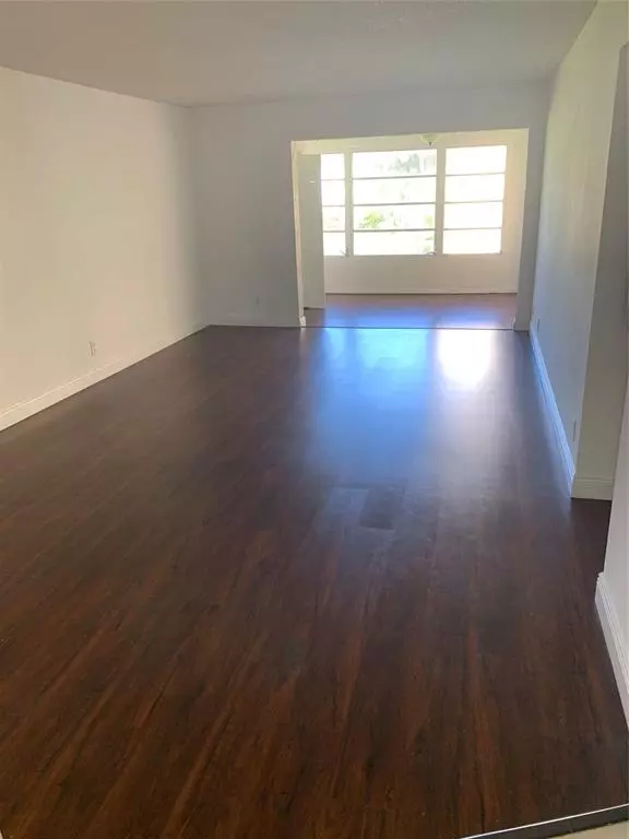 Boca Raton, FL 33428,9273 SW 8th St #206