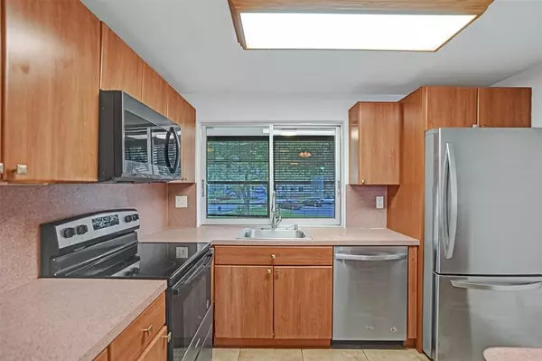 Tamarac, FL 33321,9351 Lime Bay Blvd #201