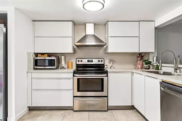 Plantation, FL 33324,787 NW 91st Ter