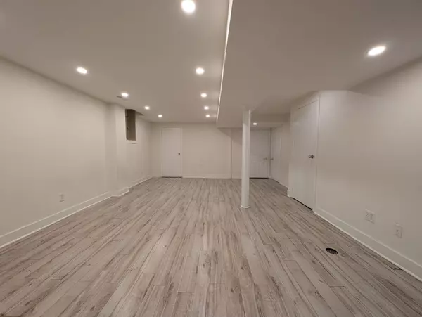 Brampton, ON L6Y 4J3,33 Trammell LN #BSMT