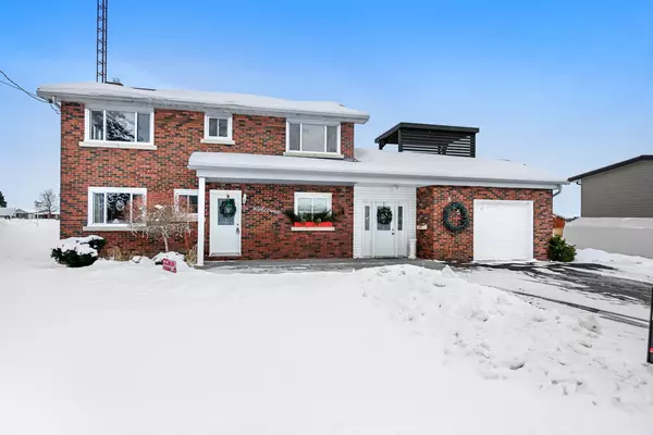 Edwardsburgh/cardinal, ON K0E 1E0,825 Joseph ST