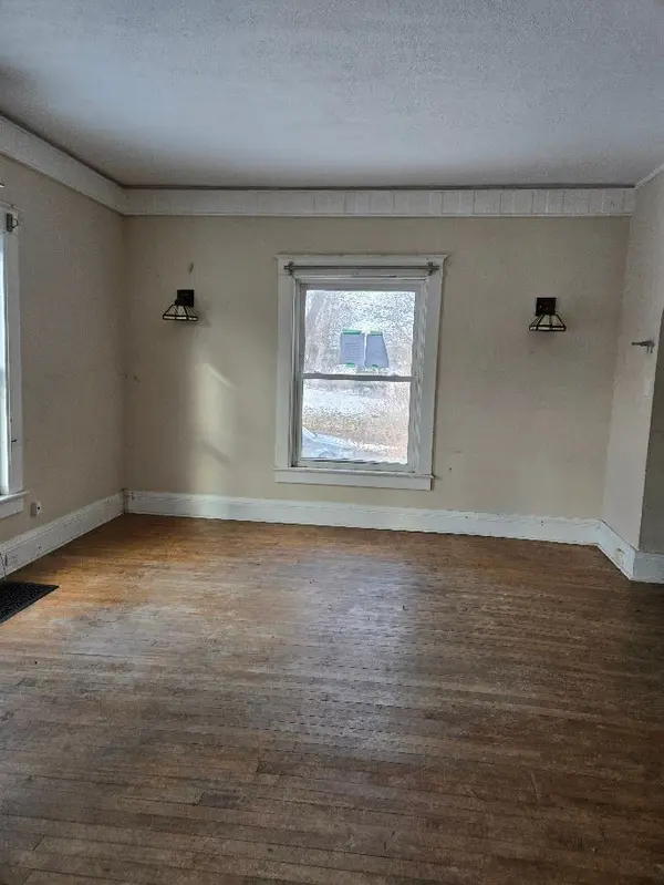 Niagara Falls, ON L2E 2X8,4340 Elgin ST