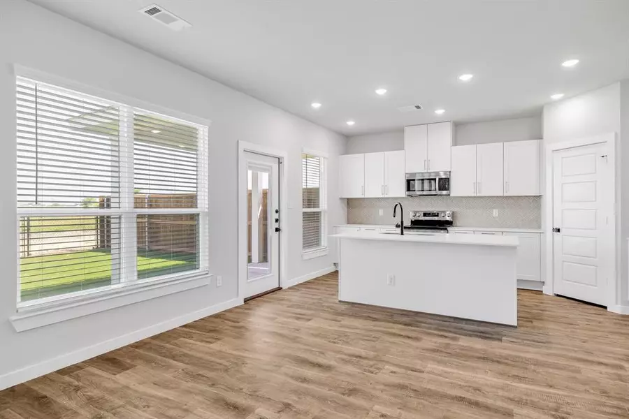 7064-7066 Guilford Court, Midlothian, TX 76065