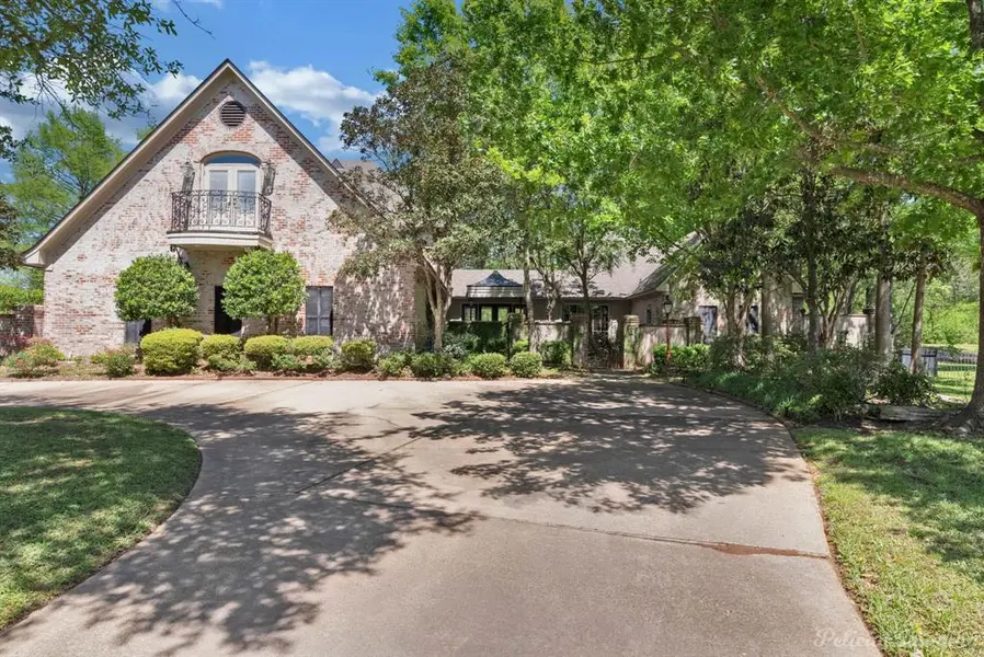 309 Bridgepoint Circle, Bossier City, LA 71111