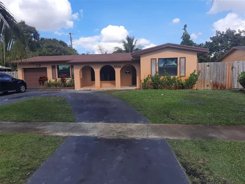 3515 NW 28th St, Lauderdale Lakes, FL 33311