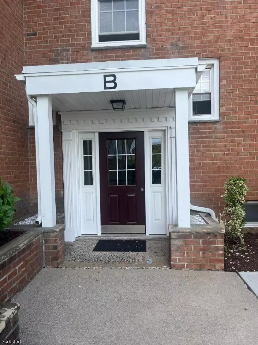 Clifton City, NJ 07013,565 Grove St #B12