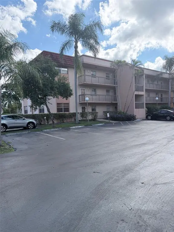 Margate, FL 33063,3040 Holiday Springs Blvd #110