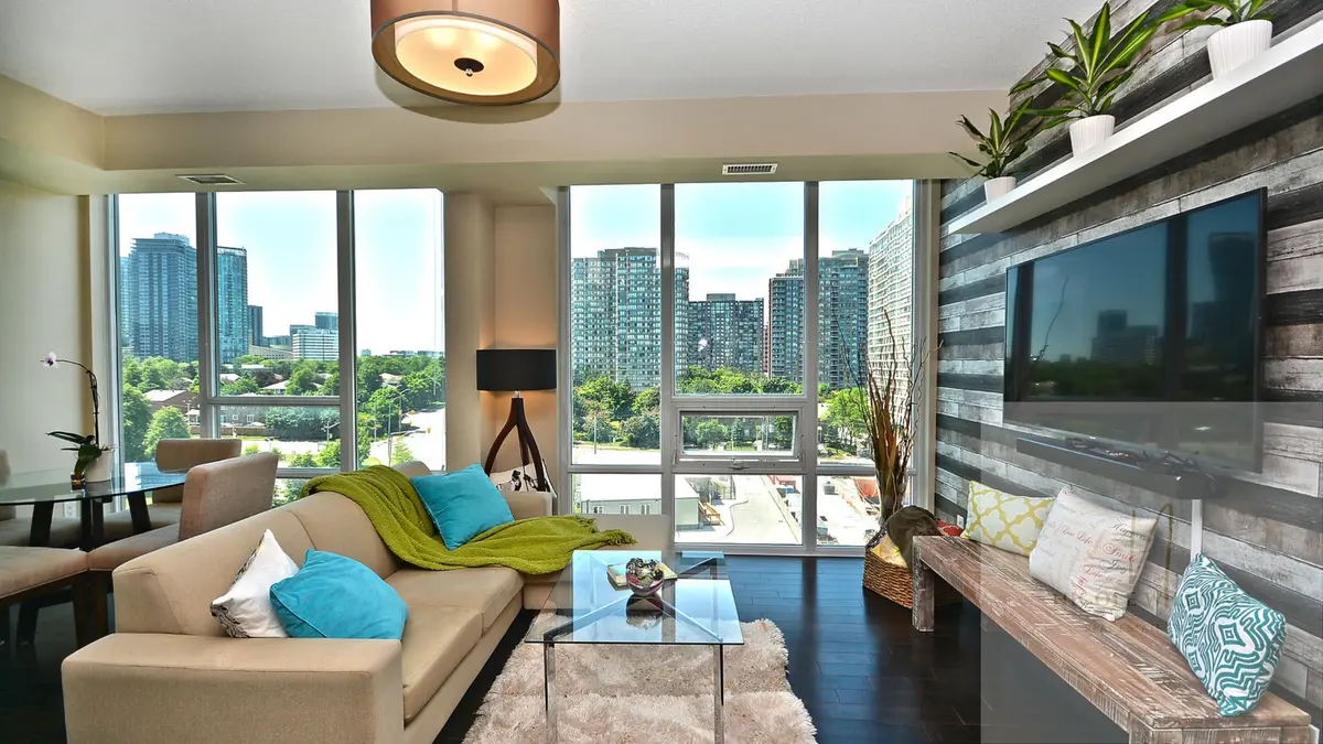 Mississauga, ON L5B 0C2,3525 Kariya DR #806