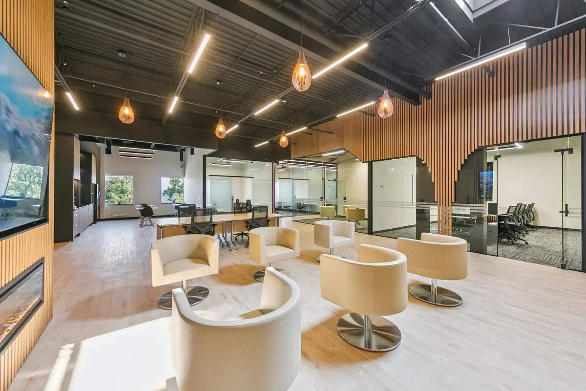 Mississauga, ON L5R 3R1,320 Matheson BLVD W #211-C