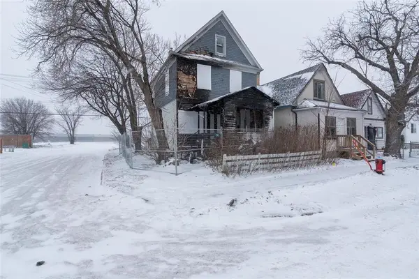 Winnipeg, MB R3E 1L2,1292 Alexander AVE