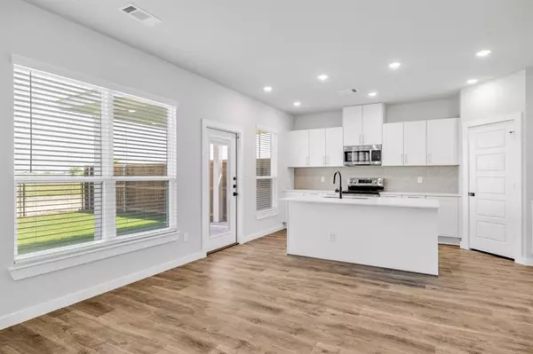 7064-7066 Guilford Court, Midlothian, TX 76065