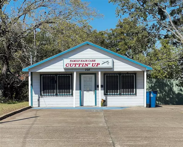 Corsicana, TX 75110,208 W 1st Avenue