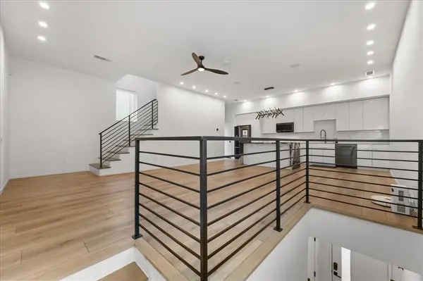 Dallas, TX 75204,2001 N Prairie Avenue #106