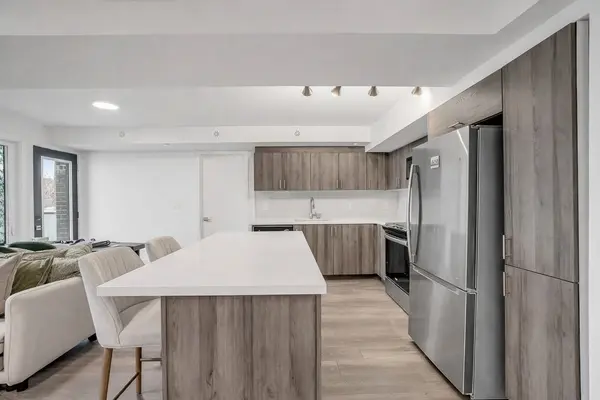 Toronto E03, ON M4B 2V5,1499 O'Connor DR #1