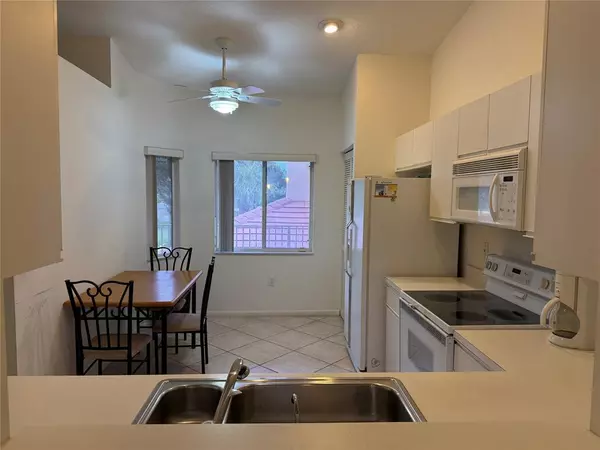 Boynton Beach, FL 33437,5914 Regal Glen Dr #205