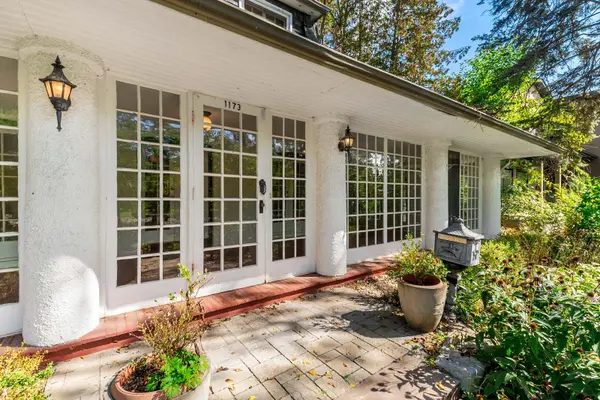 Mississauga, ON L5H 3H2,1173 Queen Victoria AVE