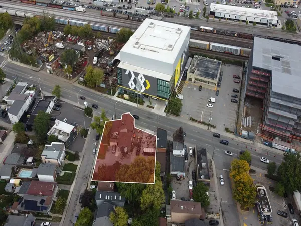 3513 Dundas ST W, Toronto W02, ON M6S 2S6