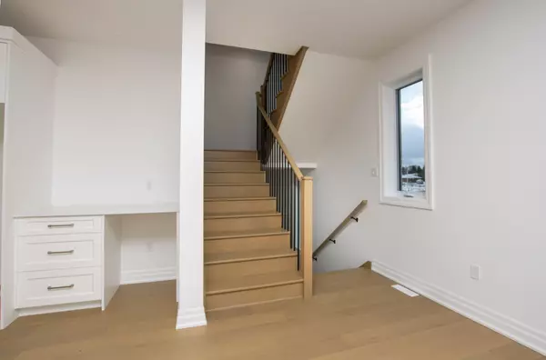 Strathroy-caradoc, ON N0L 1W0,536 REGENT ST