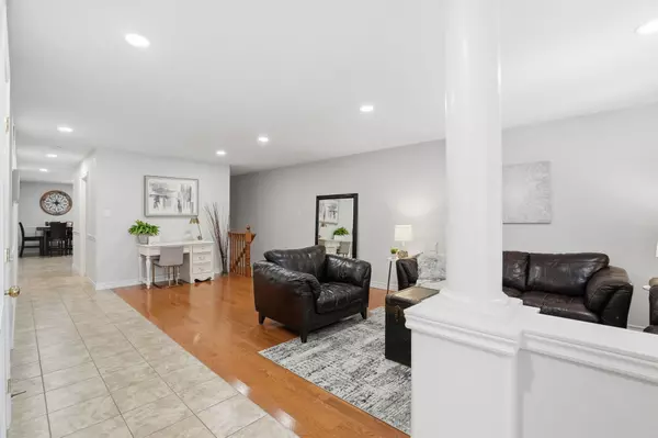 Grimsby, ON L3M 0B4,144 Sumner CRES