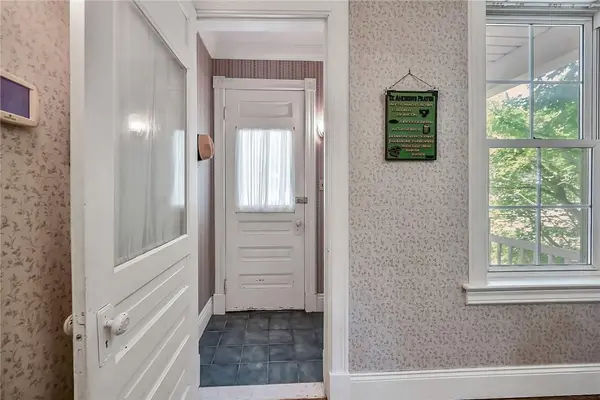 Haldimand, ON N3W 1B4,94 Sutherland ST W