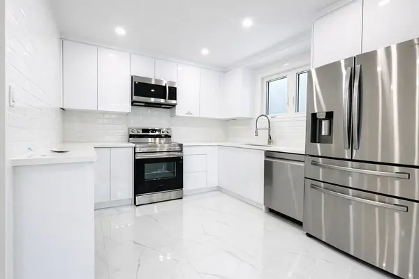 Kitchener, ON N2M 2L6,384 Westwood DR #Upper