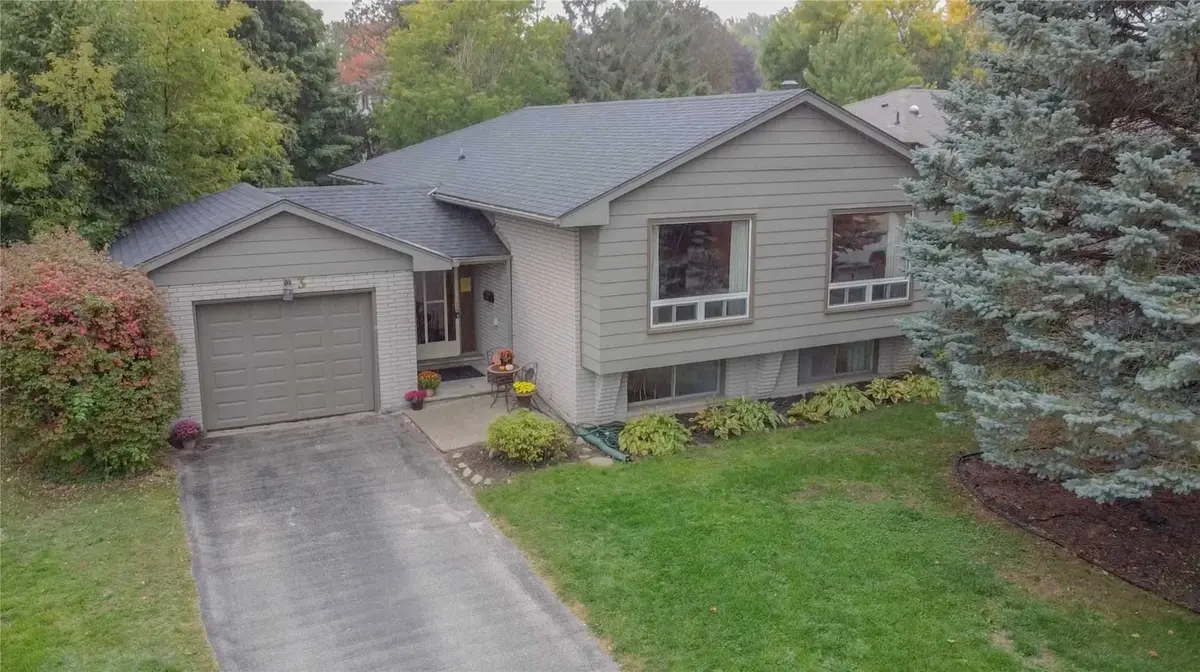 Barrie, ON L4N 2X3,3 Highcroft RD #Lower Unit