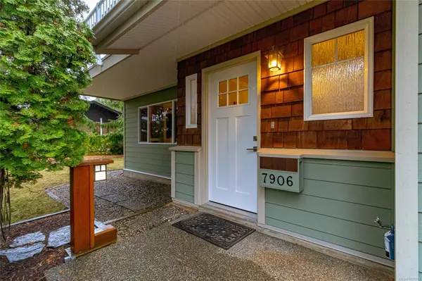 Central Saanich, BC V8M 1L5,7906 Patterson Rd