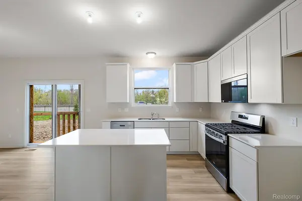 Macomb, MI 48042,51794 Maple Leaf DR