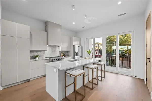 Dallas, TX 75204,1502 Holly Avenue