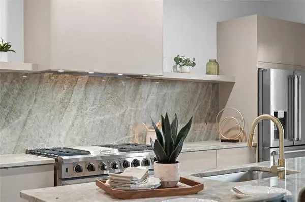 Dallas, TX 75204,1504 Holly Avenue